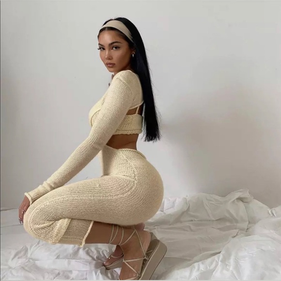 Two piece set - Picture 3 of 3